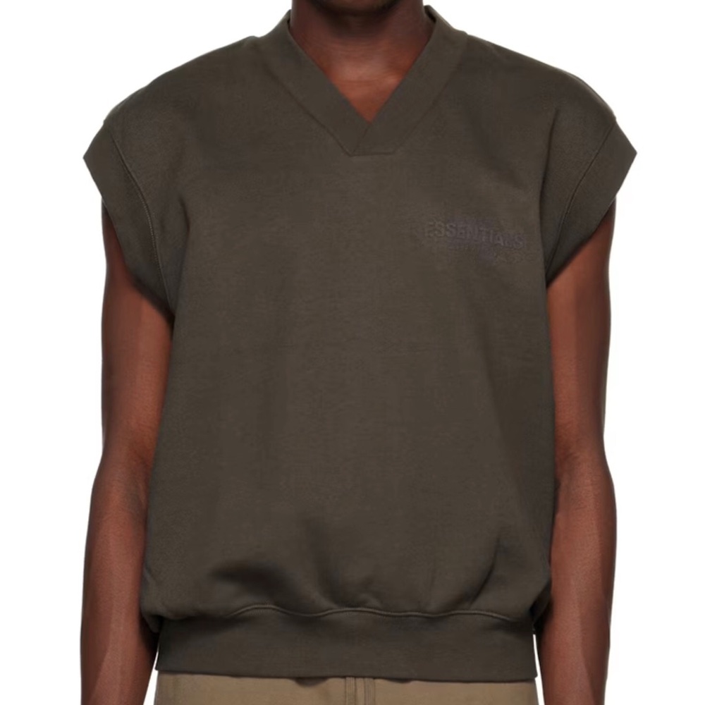 FEAR OF GOD ESSENTIALS
Gray V-Neck Vest M NEW